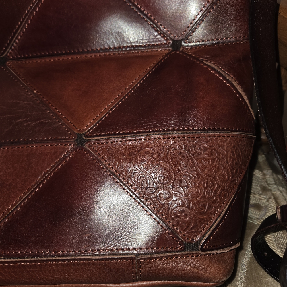 Old Trend Brown Leather Prism Tote With Missing Stud Rivet GUC - Picture 9 of 16